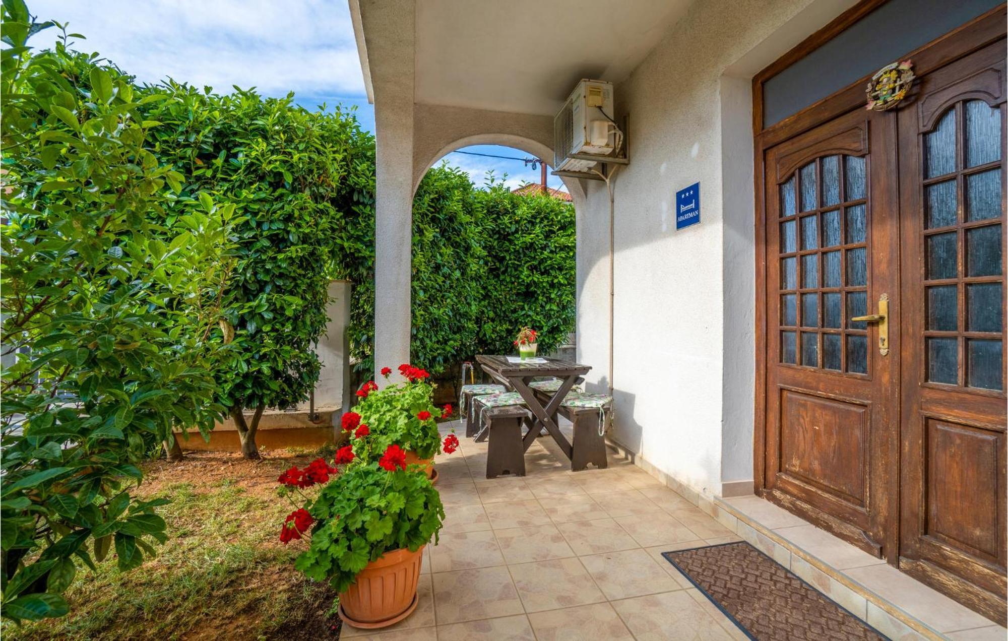 Awesome Apartment In Pula With Wifi Pula