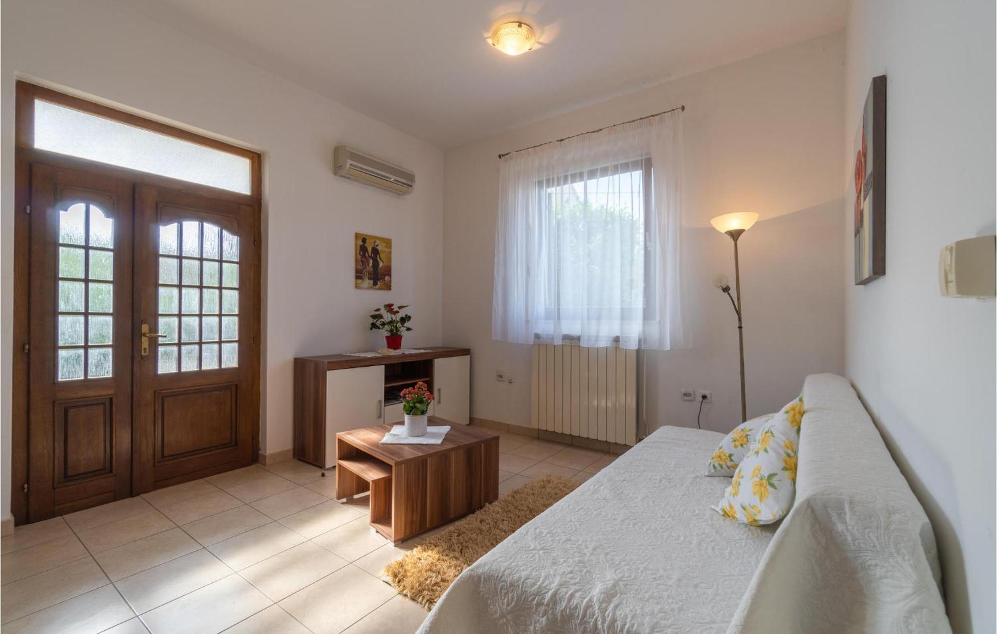 Awesome Apartment In Pula With Wifi Pula